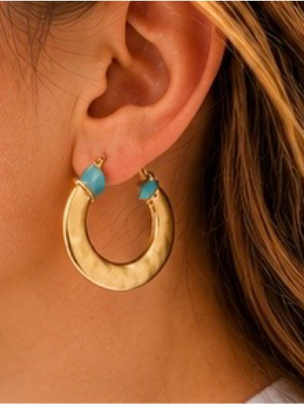 Bella Uno Gold Hammered Hoop Earrings Turquoise Enamel NWT Modern Coastal
